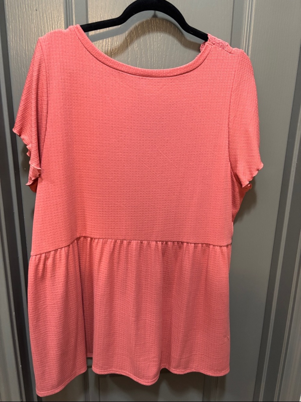 torrid Coral Lace-Trim V-Neck Tunic Top - Picture 4 of 4